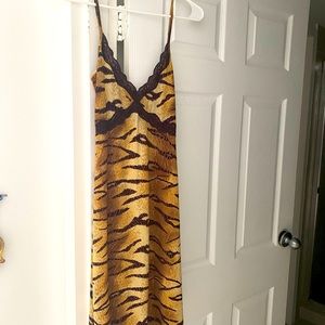 ❤️‍🔥 LOCO Paris printed dress fits perfectly perfect to go out with ❤️‍🔥